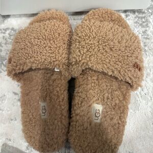 Ugh slippers size 8